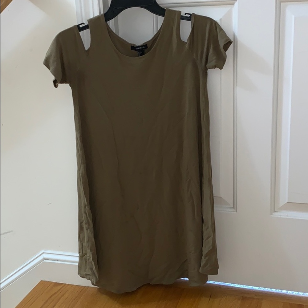 Cute Forever 21 camo green T-shirt dress
